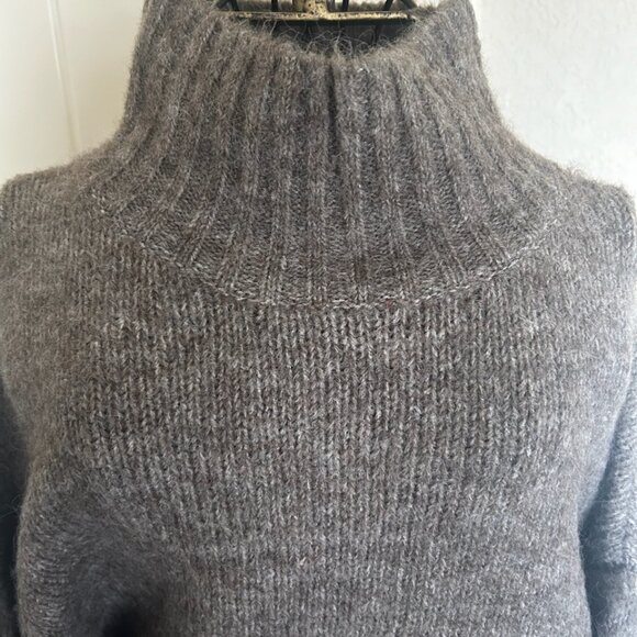 NWT Express X You Chunky Turtleneck Sweater Limited Edition Holiday collection - Picture 5 of 8